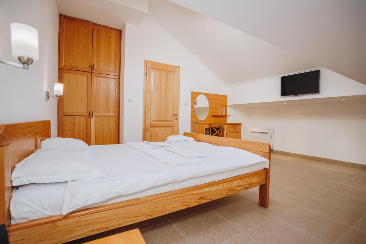 Eco Winery Lipovac Apartments سيتينيي المظهر الخارجي الصورة